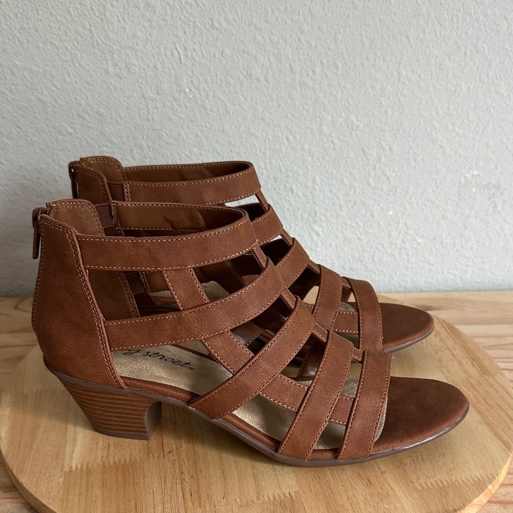 Easy Street Womens Marg Heeled Sandals